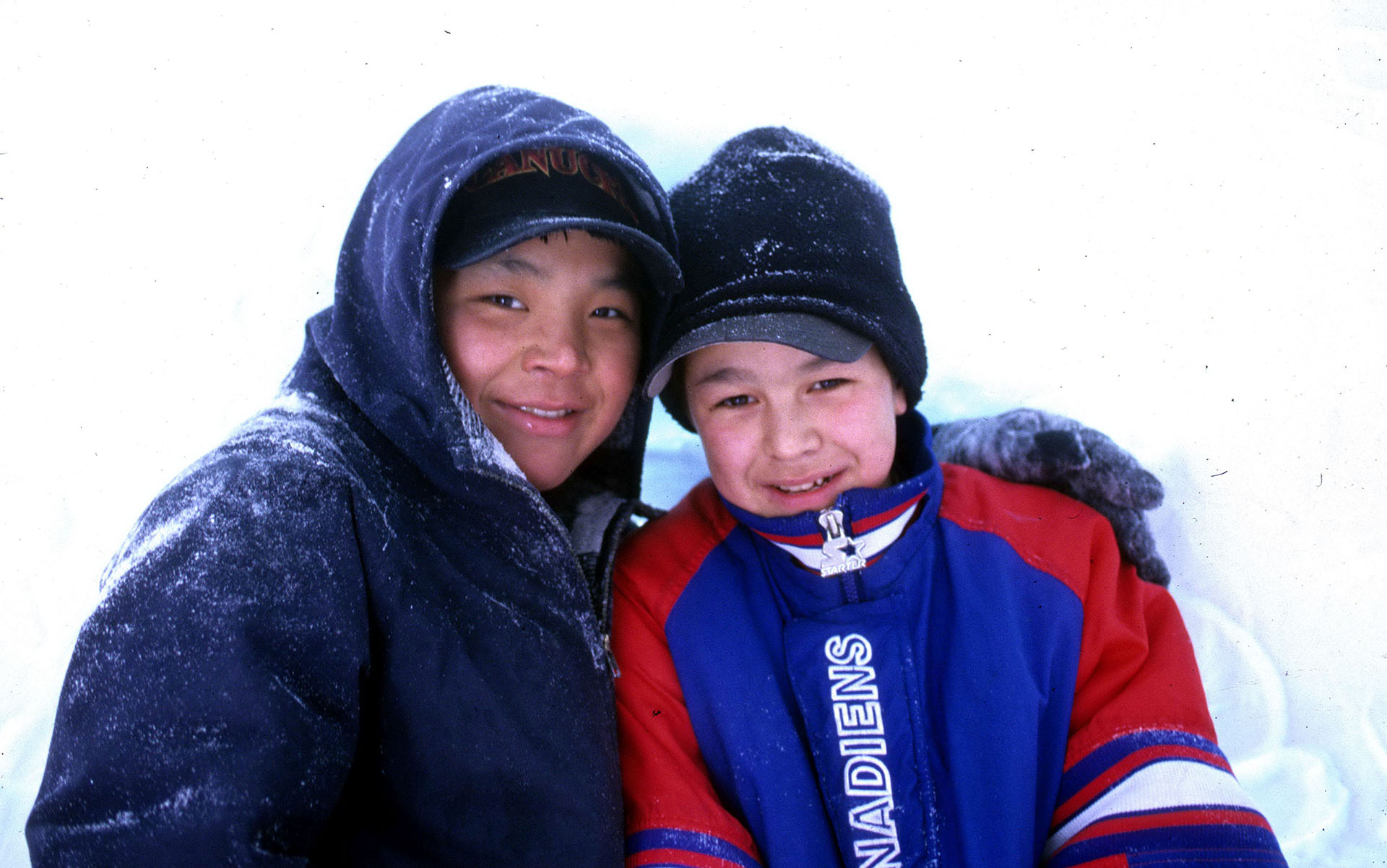 Jungs im Iglu - Foto: Ansgar Walk