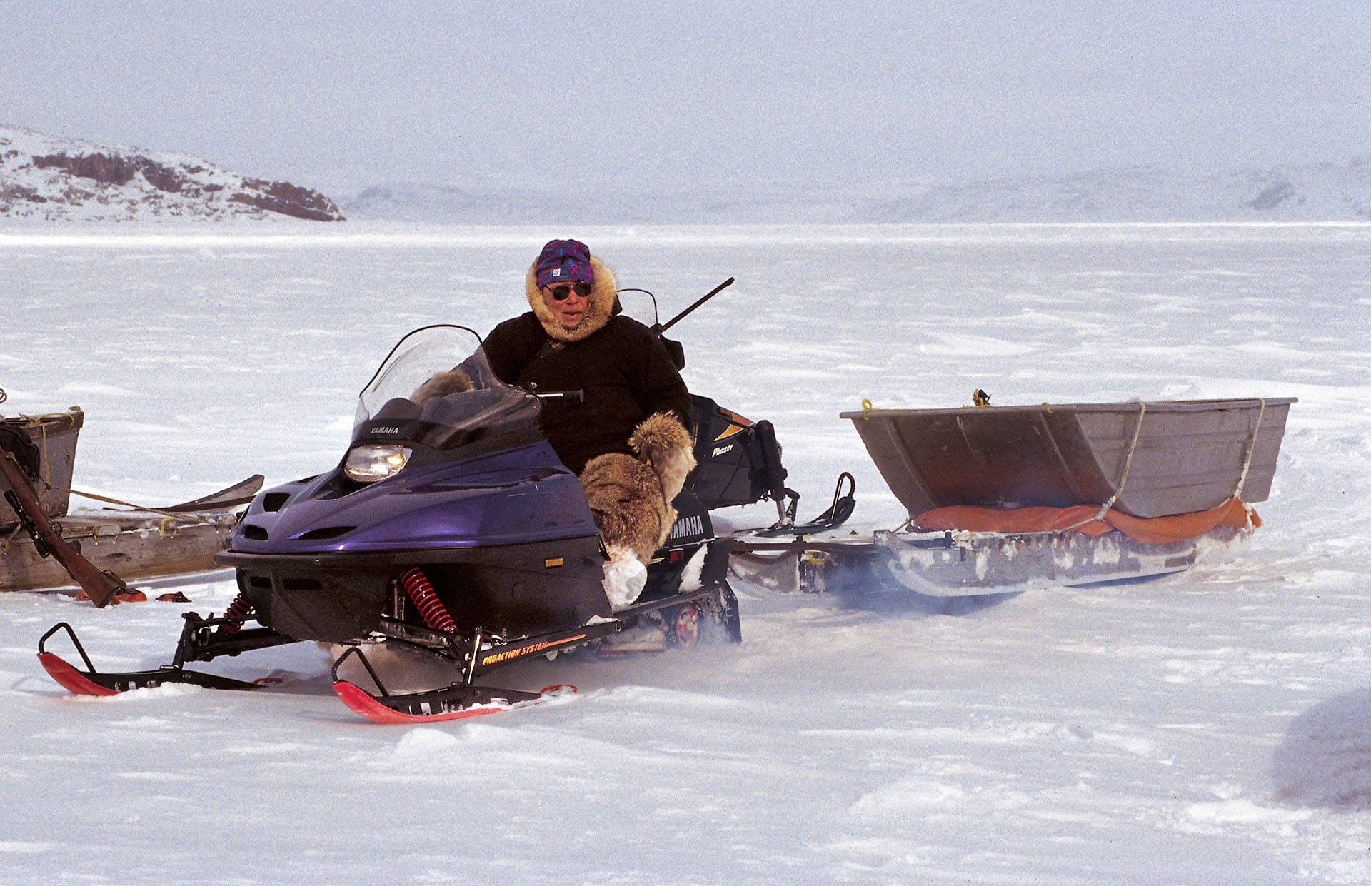 Ein Inuit-Jäger auf Walross-Jagd - Foto: Ansgar Walk